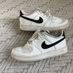 Nike Force 1 White Sneakers